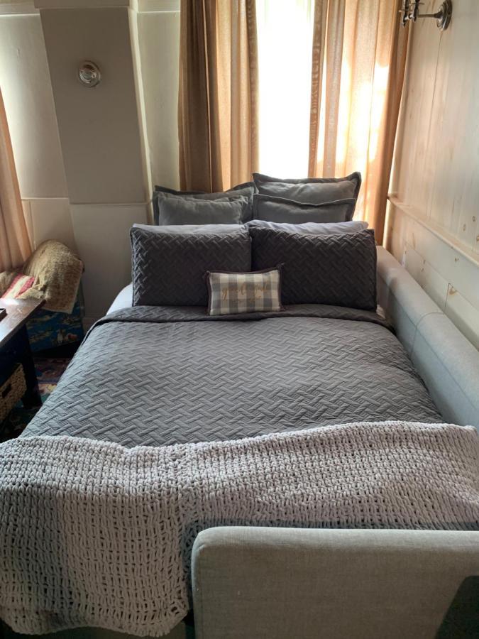 Innkeeper'S Place B&B Stafford Bagian luar foto