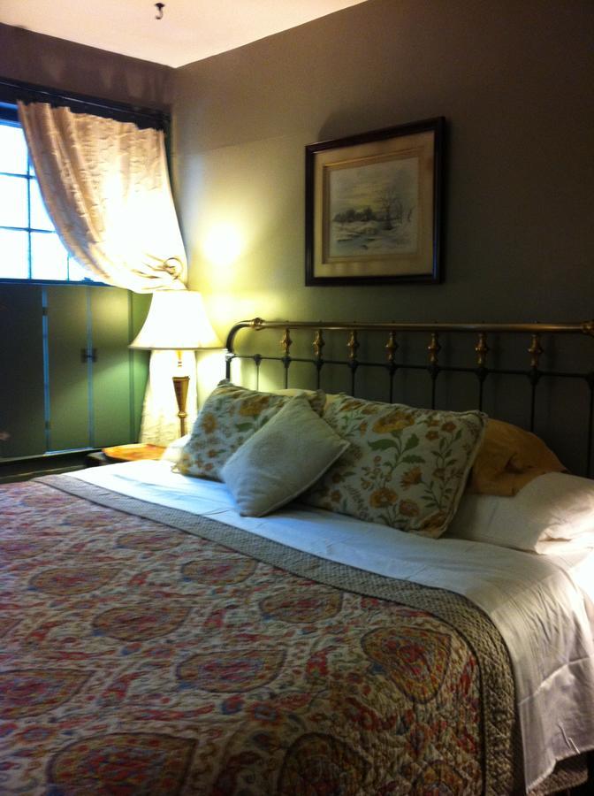 Innkeeper'S Place B&B Stafford Bagian luar foto